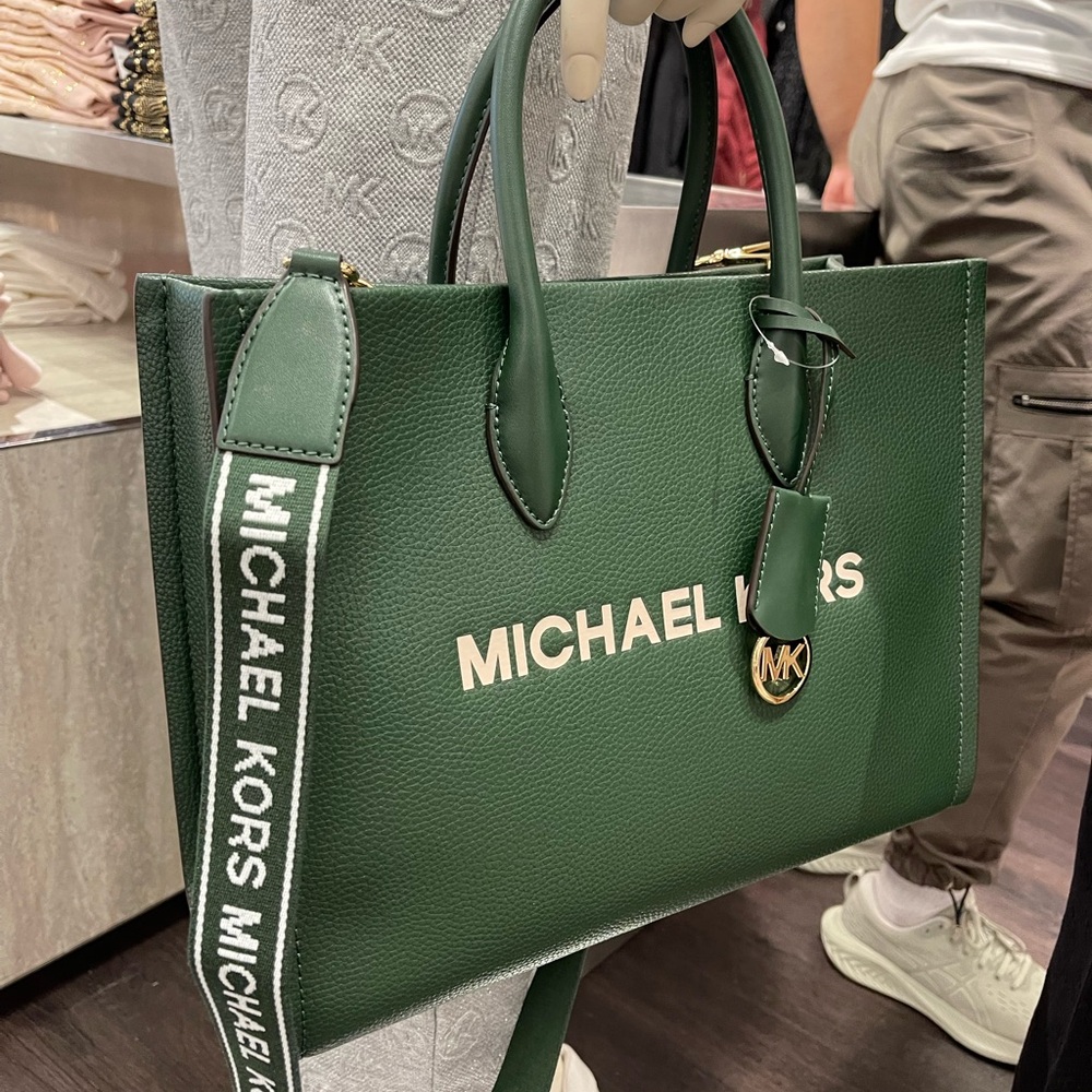 MICHAEL KORS Mirella Medium EW Pebbled Leather Tote Bag
Moss
NWT - Picture 5 of 16